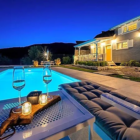 The Box House Seaview Private Pool 2* فتحية