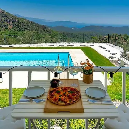 The Box House Seaview Private Pool فندق