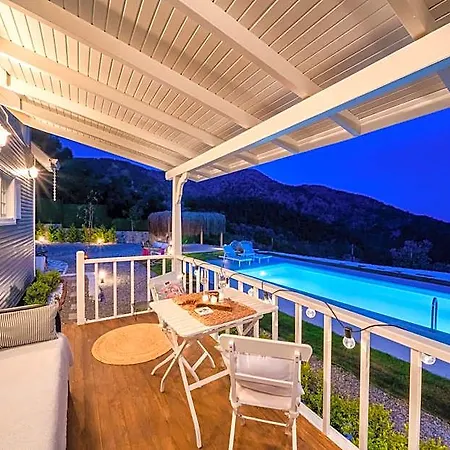 فندق The Box House Seaview Private Pool فتحية